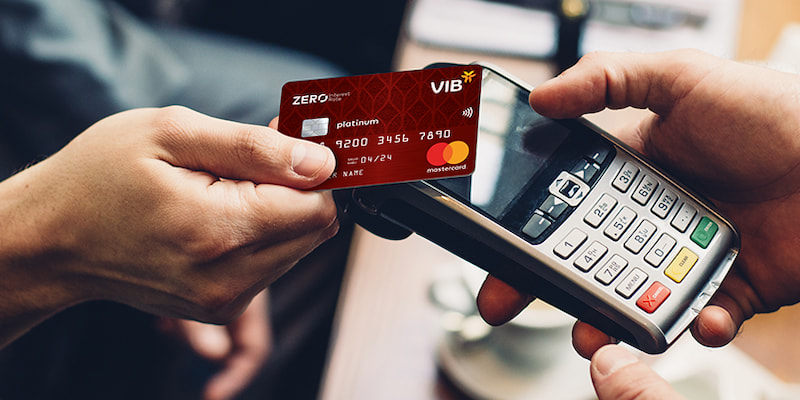Đáp ứng đủ điều kiện khách hàng mới được mở thẻ tín dụng tại VIB