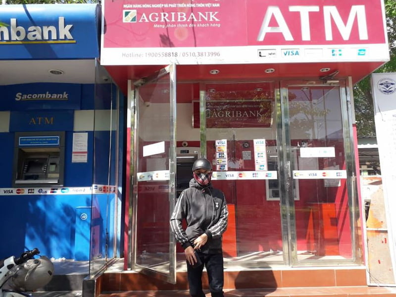 Biểu phí rút tiền mặt tại cây ATM ngân hàng Agribank 