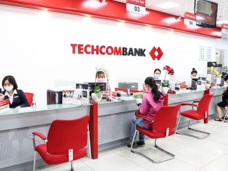 Khách hàng có thể mở tài khoản chứng khoán Techcombank ngay tại quầy