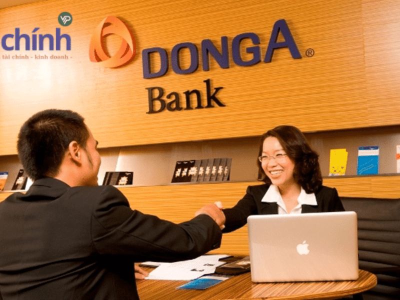 Khách hàng có thể liên hệ với ngân hàng Đông Á bằng nhiều hình thức khác nhau