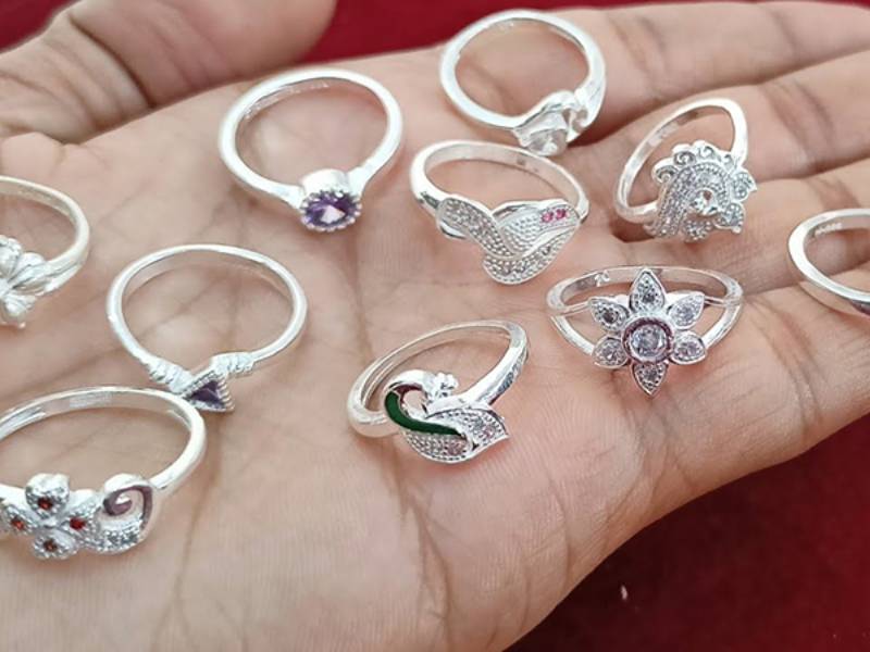 Một số loại nhẫn bạc nữ phổ biến trên thị trường
